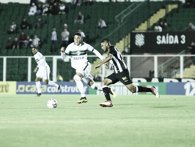 Em duelo equilibrado, Figueirense e Coritiba empatam no Orlando Scarpelli Em duelo equilibrado, Figueirense e Coritiba empatam no Orlando Scarpelli