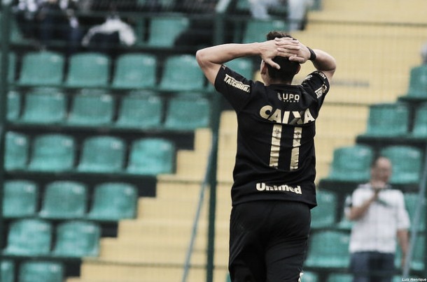 Chapecoense segura empate sem gols no Scarpelli e complica situação do Figueirense