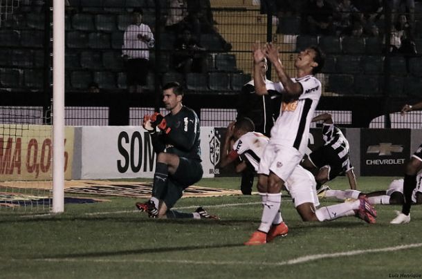 Figueirense marca nos acréscimos e arranca empate do Atlético-MG Figueirense marca nos acréscimos e arranca empate do Atlético-MG