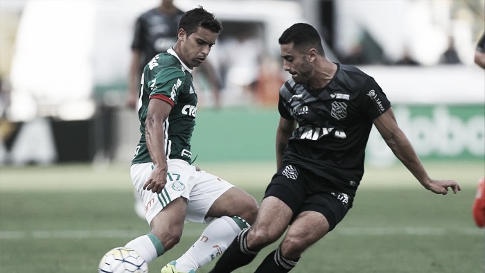 Em partida polêmica, Palmeiras supera Figueirense e amplia vantagem na liderança