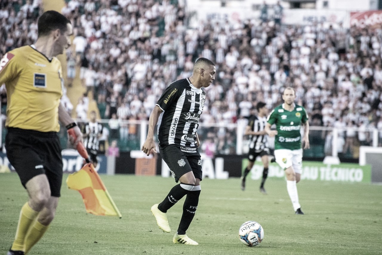 Figueirense fica no empate sem gols com Cuiabá, mas segue
fora do Z-4