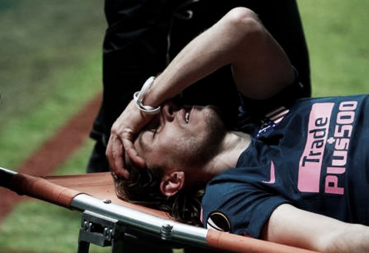 Filipe Luís sai machucado em goleada do Atlético de Madrid e pode desfalcar Seleção em amistosos