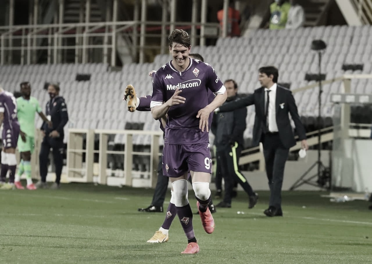 Vlahovic chega a 21 gols na Serie A, Fiorentina vence Lazio e se afasta do rebaixamento
