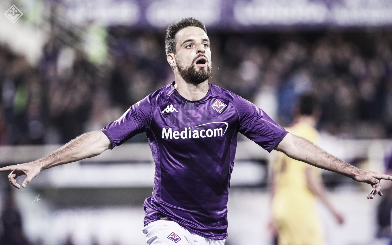 Fiorentina supera Salernitana e embala cinco vitórias seguidas na temporada