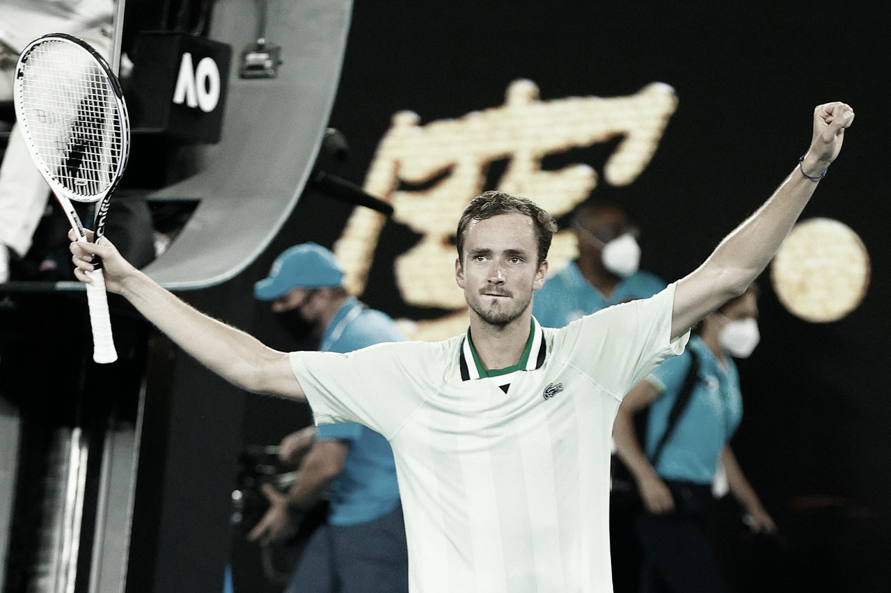 Medvedev salva match point contra Aliassime e consegue maior virada do Australian Open 2022