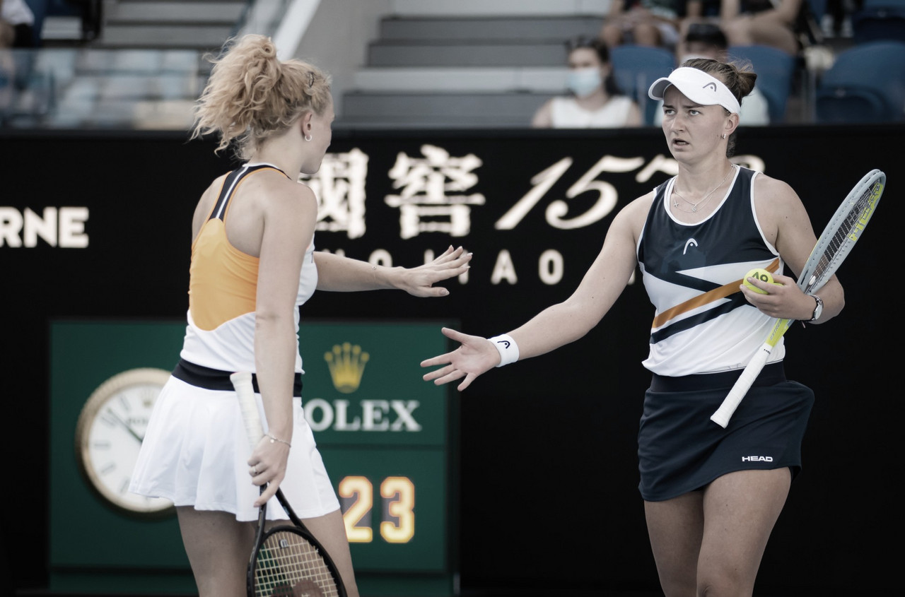 Krejcikova/Siniakova derrotam Kudermetova/ Mertens e voltam à final do Australian Open
