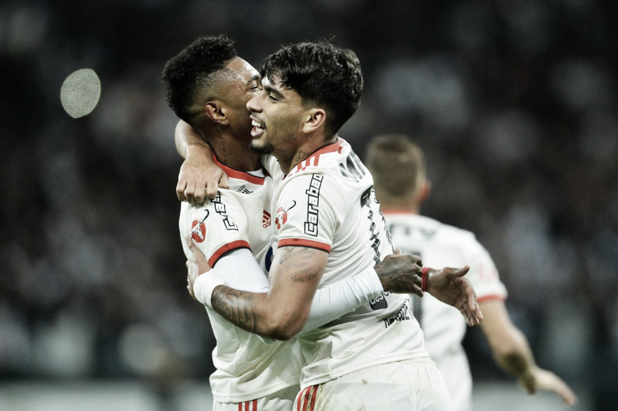 Em noite de Paquetá, Flamengo vence Corinthians em Itaquera