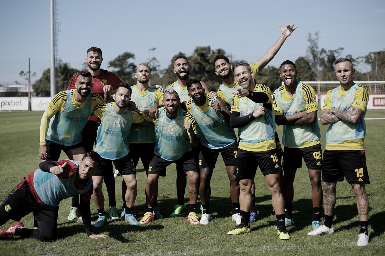 Embalado pela classificação na Copa do Brasil, Flamengo recebe Coritiba em Brasília