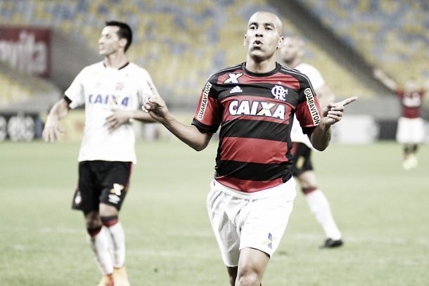 Flamengo vence Atlético-PR em jogo movimentado no Maracanã