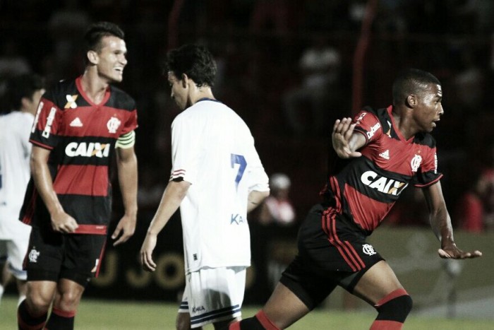 Flamengo goleia São Caetano e avança às oitavas na Copa São Paulo