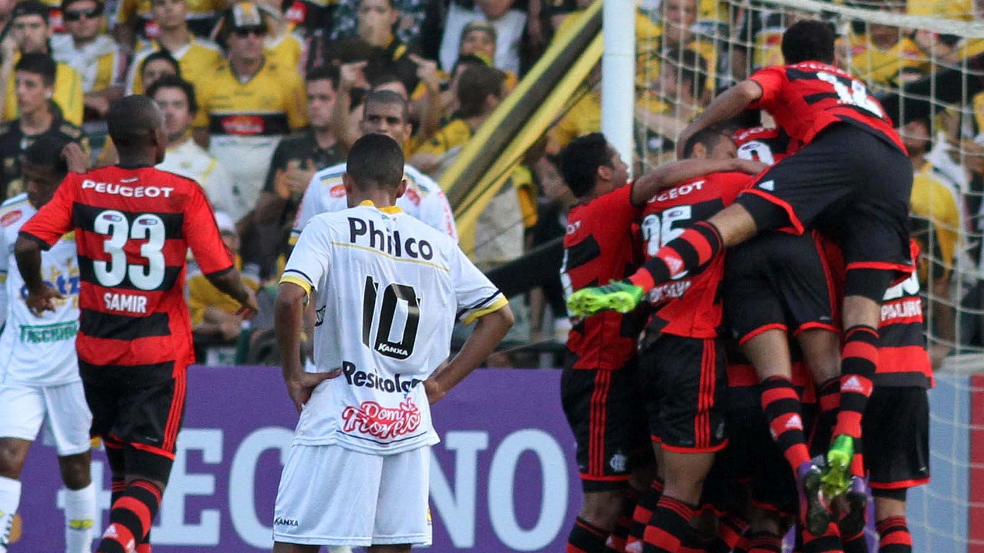 Na primeira vitória no Brasileiro, Flamengo derrota o Criciúma em Santa Catarina Na primeira vitória no Brasileiro, Flamengo derrota o Criciúma em Santa Catarina