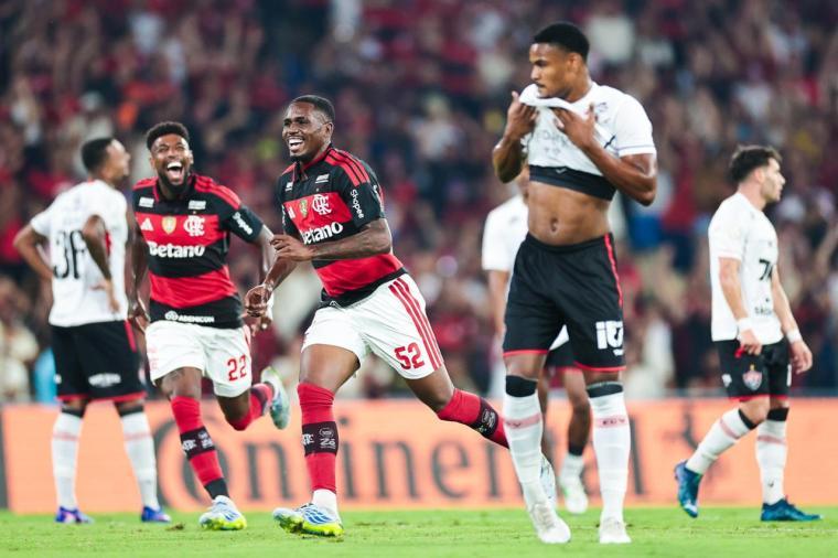 Em noite de golaços, Flamengo vence o Vitória pela Copa do Brasil ...