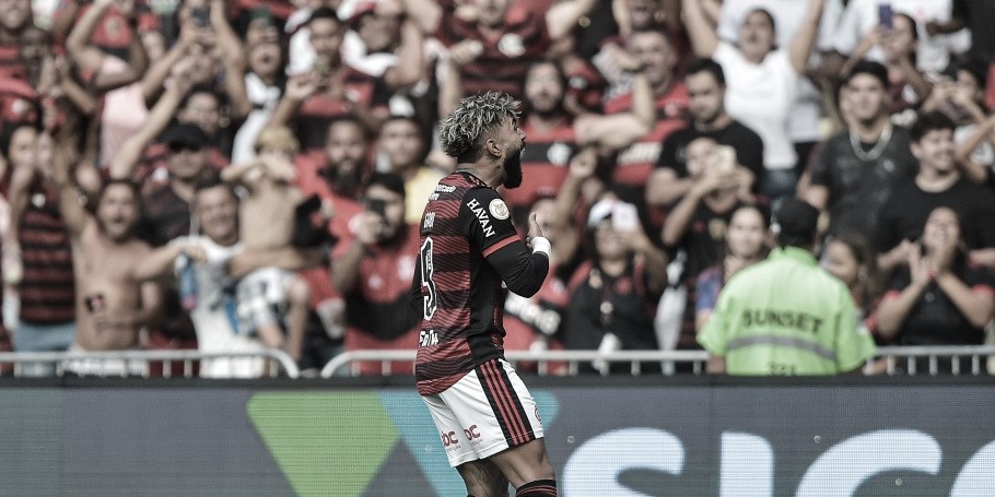 Flamengo resolve em quatro minutos e bate São Paulo no Maracanã