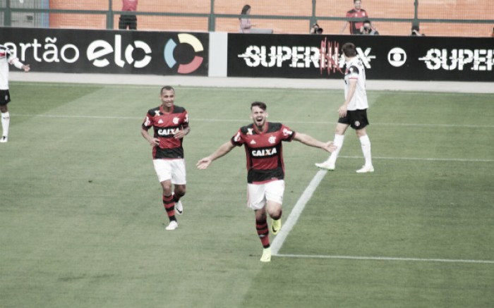 Flamengo vence Santa Cruz e segue próximo ao líder Palmeiras