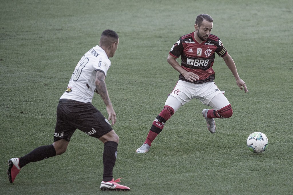 Atlético-MG recebe Flamengo em confronto direto pela liderança do Brasileirão