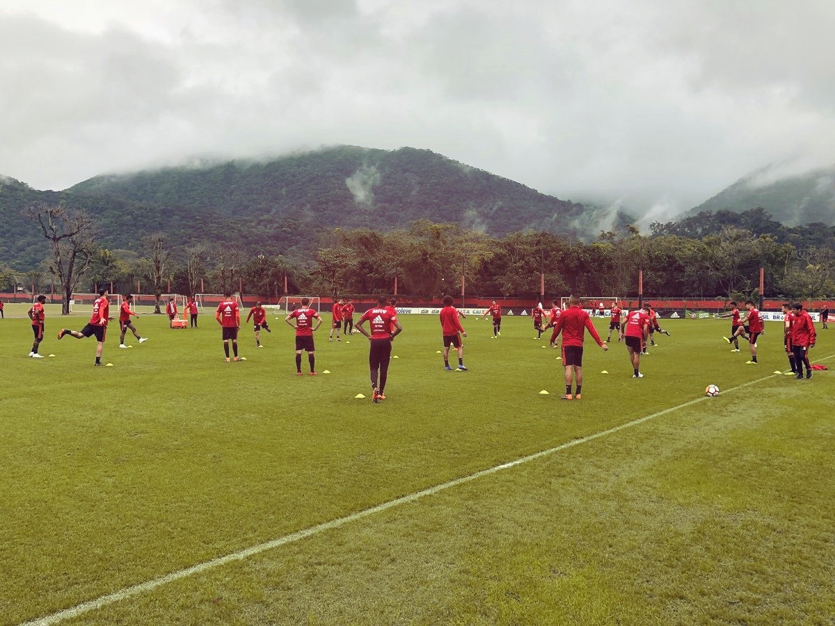 Barbieri vê situação de Guerrero difícil após ficar fora dos treinos no Flamengo Barbieri vê situação de Guerrero difícil após ficar fora dos treinos no Flamengo
