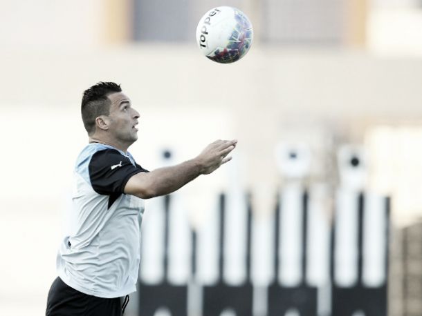 Botafogo acerta contratação de meia Daniel Carvalho