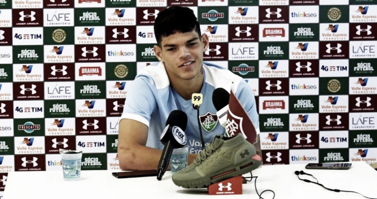 Ayrton Lucas vibra com bom momento na temporada e projeta jogo disputado com Vasco Ayrton Lucas vibra com bom momento na temporada e projeta jogo disputado com Vasco