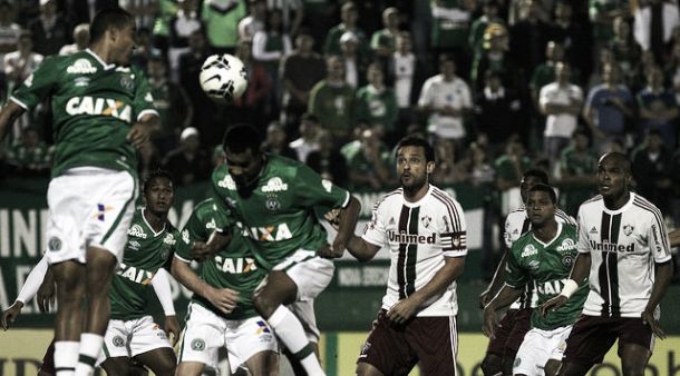 Ainda sonhando com vaga na Libertadores, Fluminense enfrenta a Chapecoense