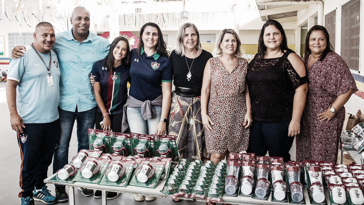 Fluminense realiza doações de produtos infantis à comunidade próxima ao CT