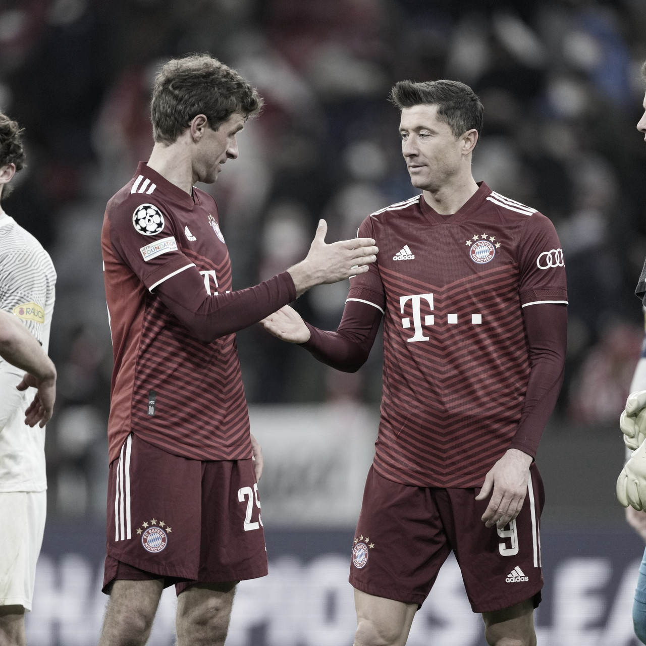 El Bayern aplastó al Salzburgo y avanzó de ronda