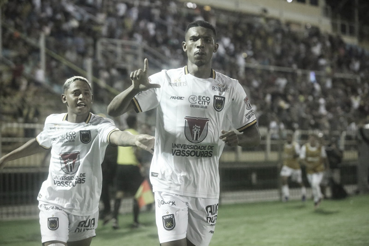 Pelo Campeonato Carioca, Volta Redonda vence Fluminense e encosta na liderança