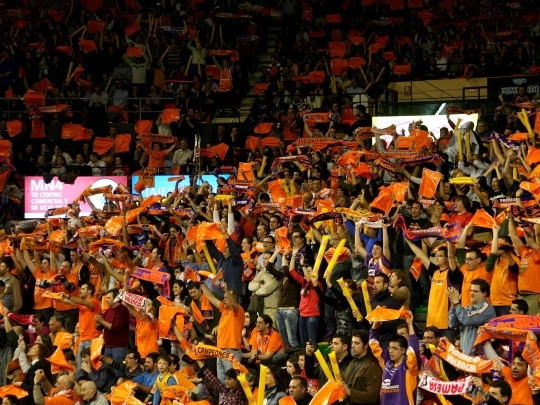 Valencia Basket - La Bruixa d'Or: la búsqueda del factor pista taronja en la despedida de Ponsarnau
