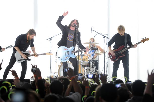 Foo Fighters tocan su nuevo sencillo