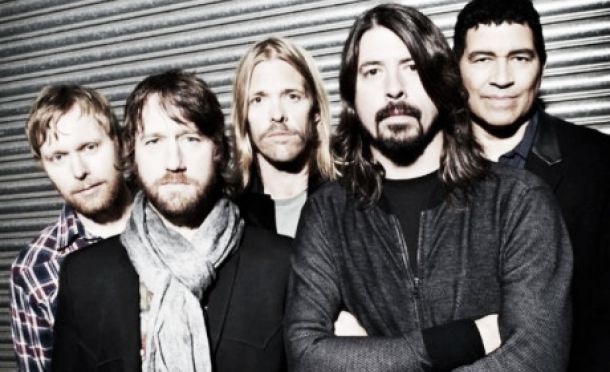 Lo nuevo de Foo Fighters está “medio terminado”