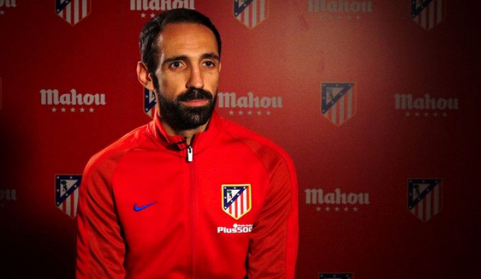 Juanfran: "Jugar en el Calderón es una de las mejores sensaciones que he tenido en mi vida"