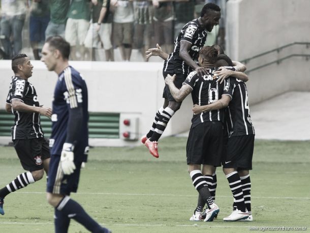 Corinthians supera expulsão de Cássio e vence Palmeiras