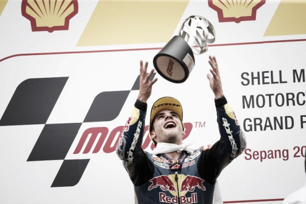 Português Miguel Oliveira vence dramática corrida da Moto3 em Sepang Português Miguel Oliveira vence dramática corrida da Moto3 em Sepang