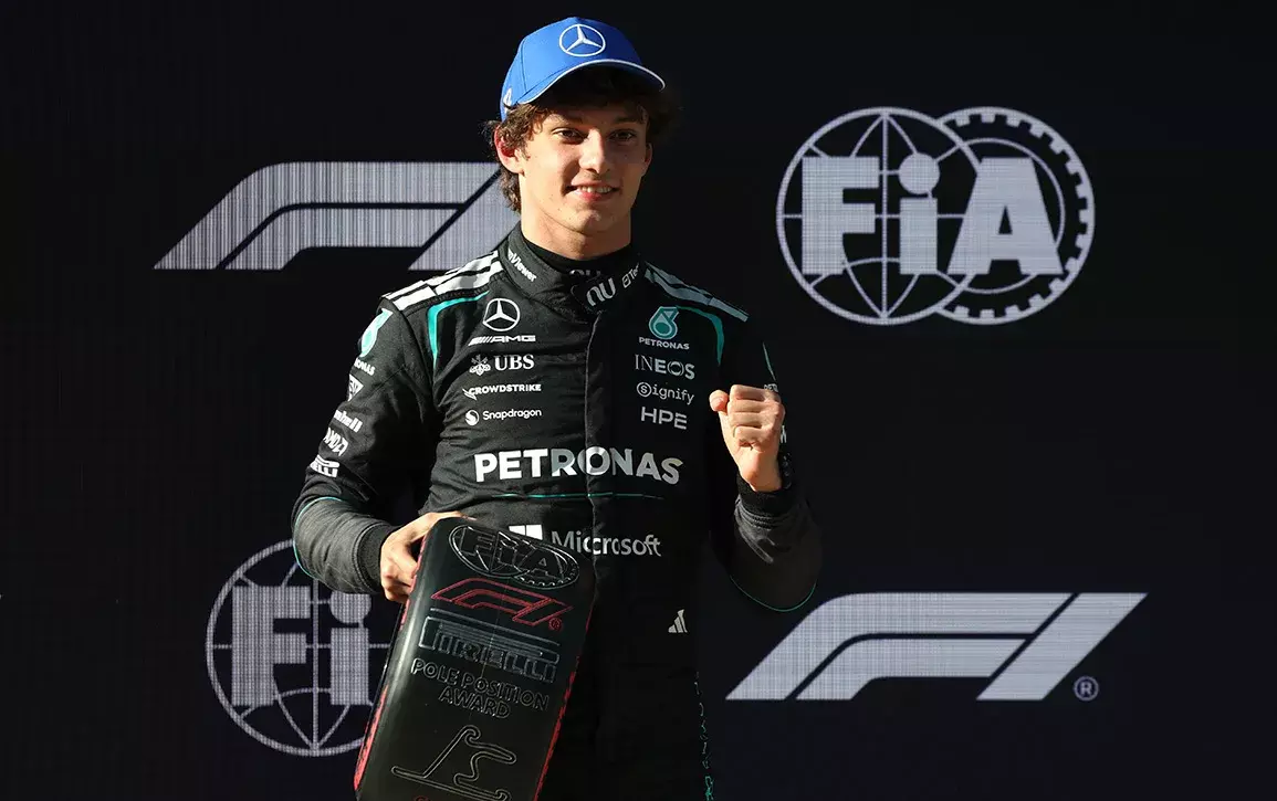 Aos 19 anos, Antonelli conquista pole histórica na China