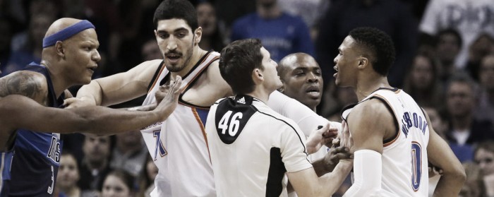 Oklahoma City se pasea ante los suplentes de Dallas Oklahoma City se pasea ante los suplentes de Dallas