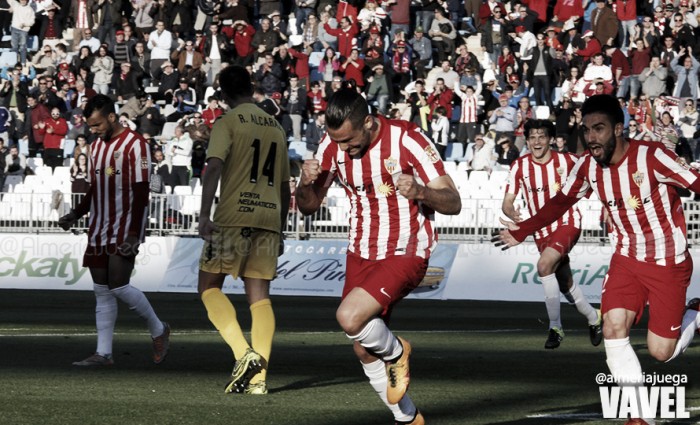 Fotos e imágenes del Almería 1-0 Girona, jornada 29 de la Liga Adelante