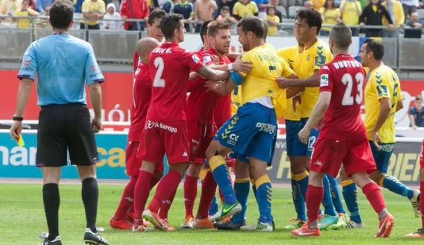 UD Las Palmas - Sporting de Gijón: primer duelo para espantar el miedo