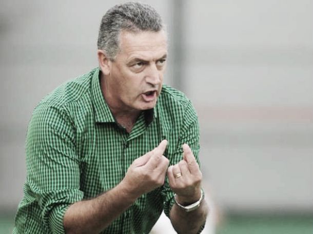 Gustavo Alfaro: "Hay que convivir con la derrota" Gustavo Alfaro: "Hay que convivir con la derrota"