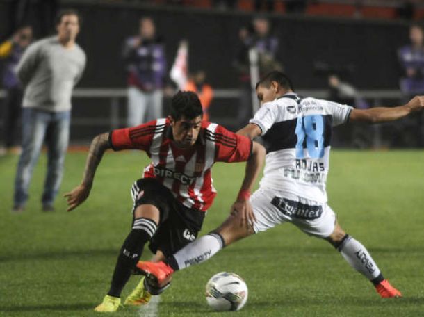 Román Martínez: “Ganarle a Gimnasia en una copa era lo único que le faltaba a Estudiantes” Román Martínez: “Ganarle a Gimnasia en una copa era lo único que le faltaba a Estudiantes”