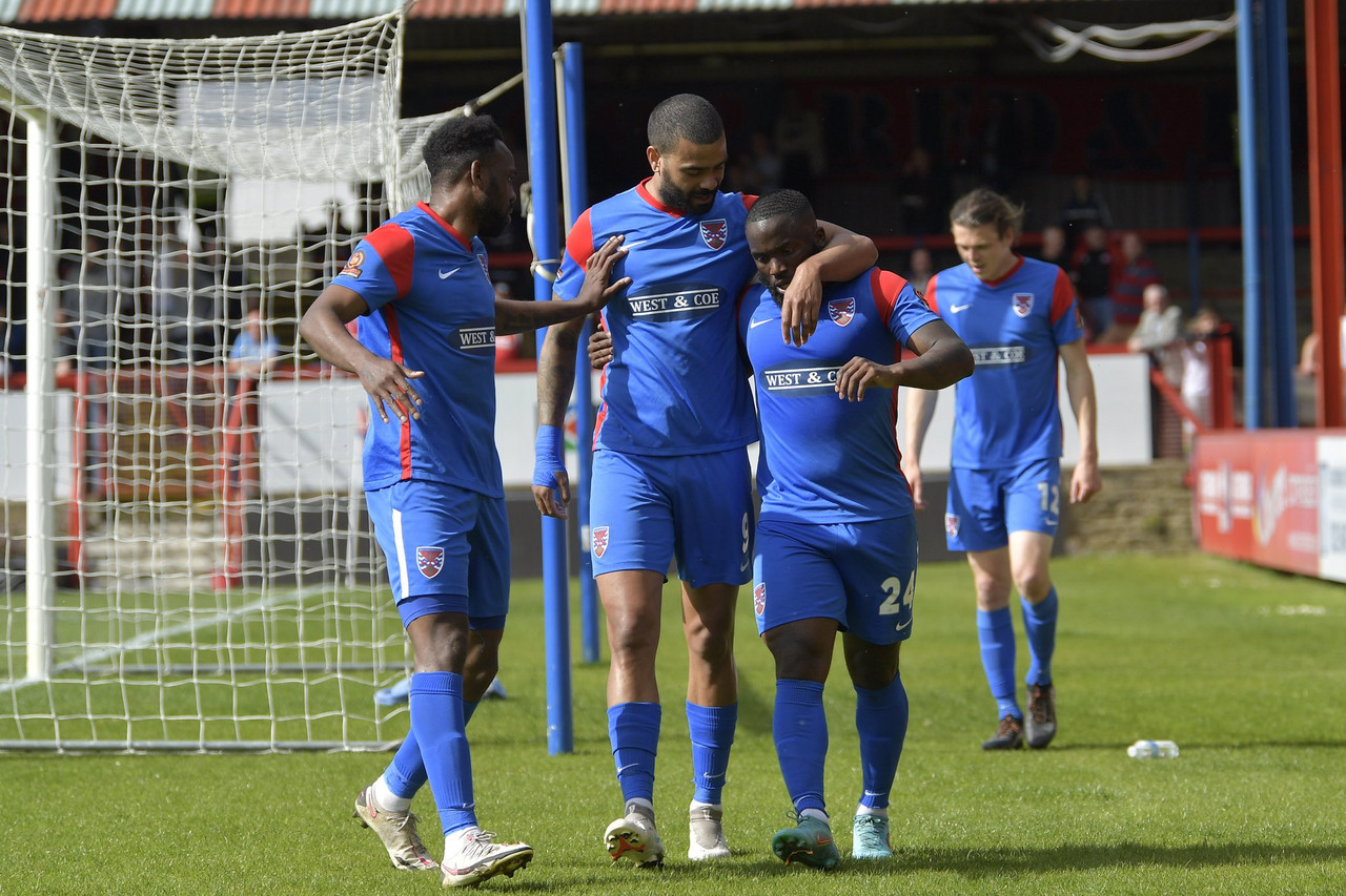 Aldershot Town 0-2 Dagenham & Redbridge: Shots efficiently gunned down by in-form Daggers