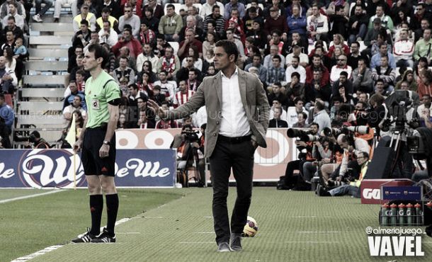 977 días después, el Almería vuelve a destituir a un entrenador