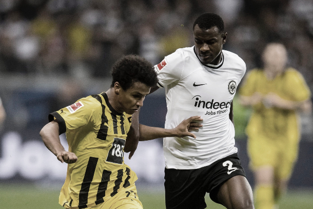 Dortmund triunfa en casa de Frankfurt