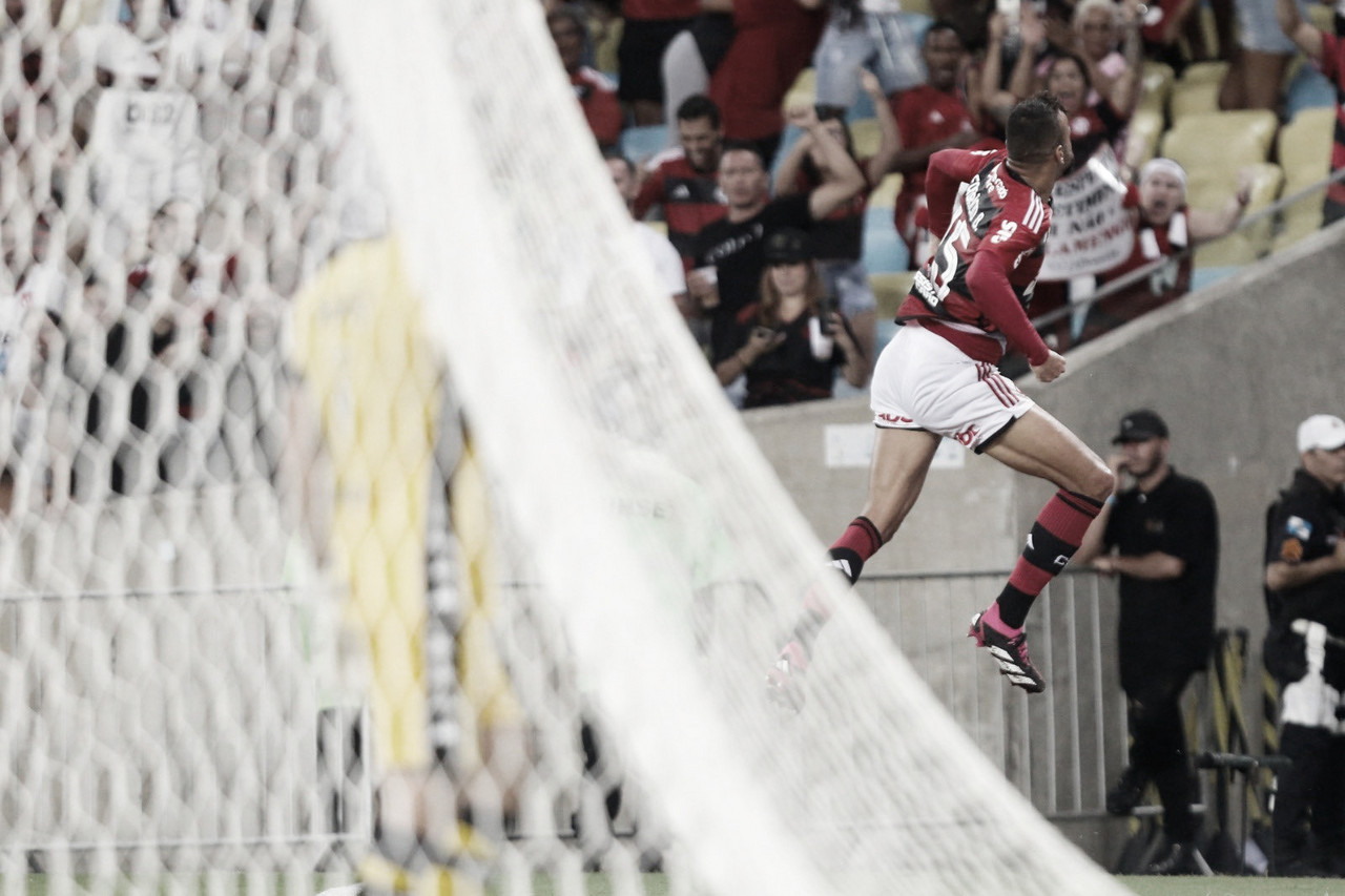 Com duas expulsões na partida, Flamengo vence Vasco em clássico disputado pela semifinal do Campeonato Carioca