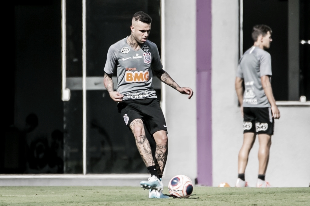 Exames mostram que 21 dos 27 jogadores do Corinthians tiveram contato com Covid-19