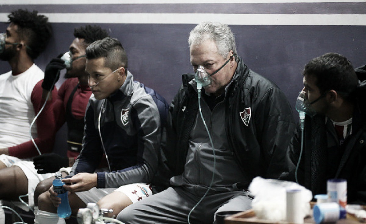 Derrotado, mas classificado! Abel elogia superação do Fluminense: "Viajamos preocupados com a altitude" Derrotado, mas classificado! Abel elogia superação do Fluminense: "Viajamos preocupados com a altitude"