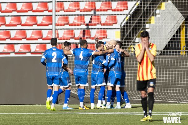 Fotos e imágenes del UE Sant Andreu 0-2 CF Badalona, de la jornada 23 del grupo III de segunda división B