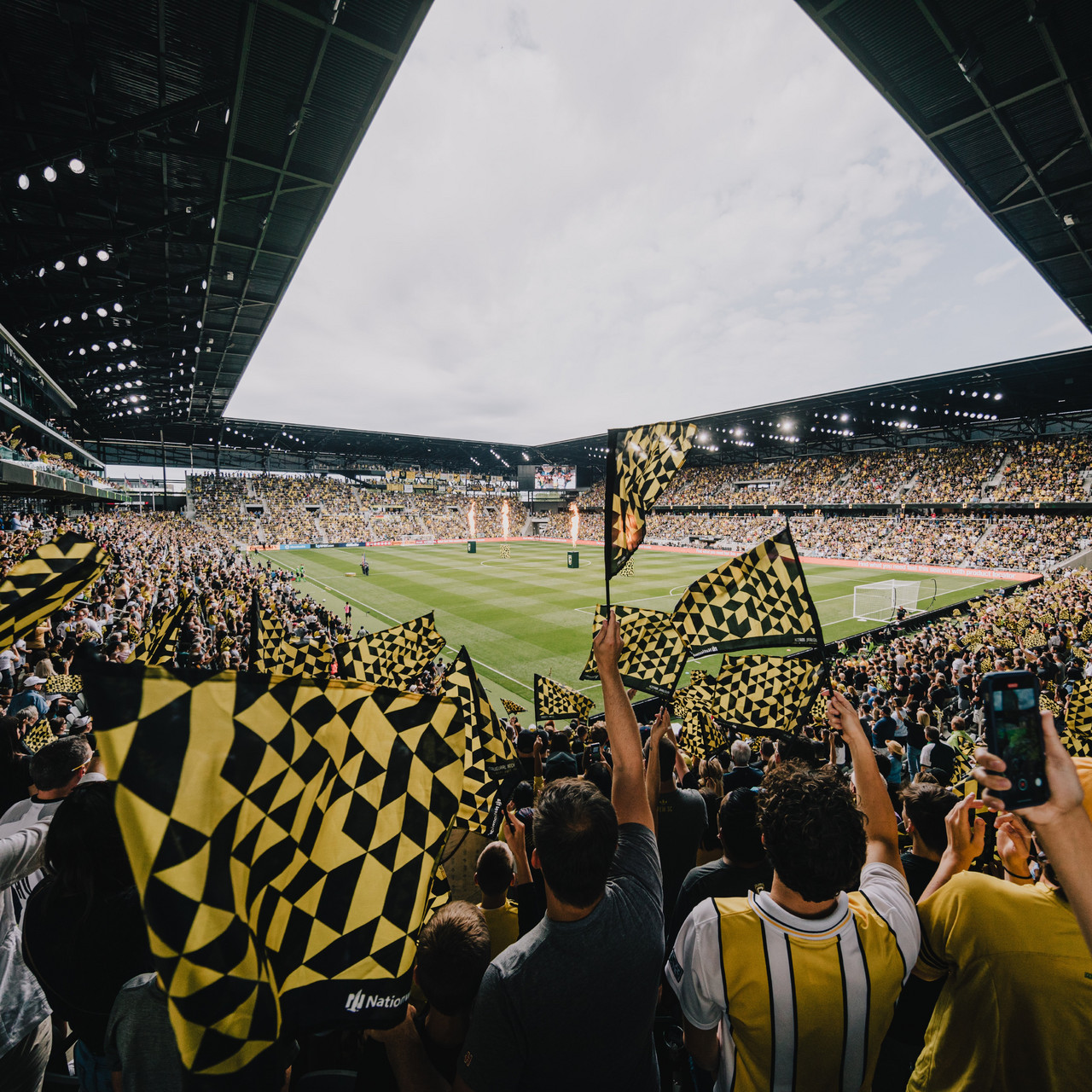 Black & Gold battle: Crew vs LAFC