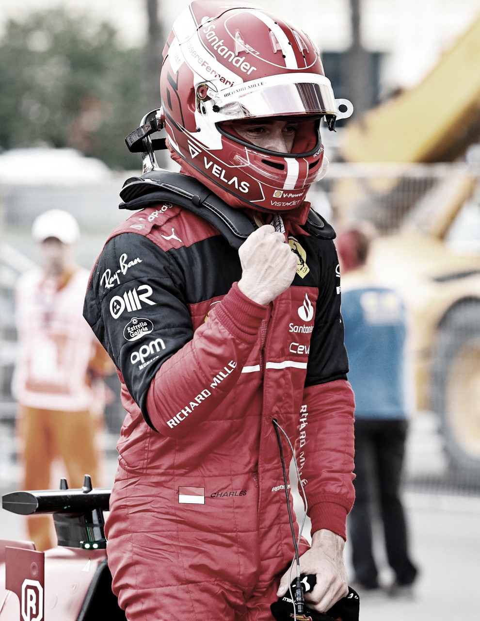 Em disputa acirrada, Leclerc se dá melhor contra a Red Bull e é pole do GP do Arzerbaijão