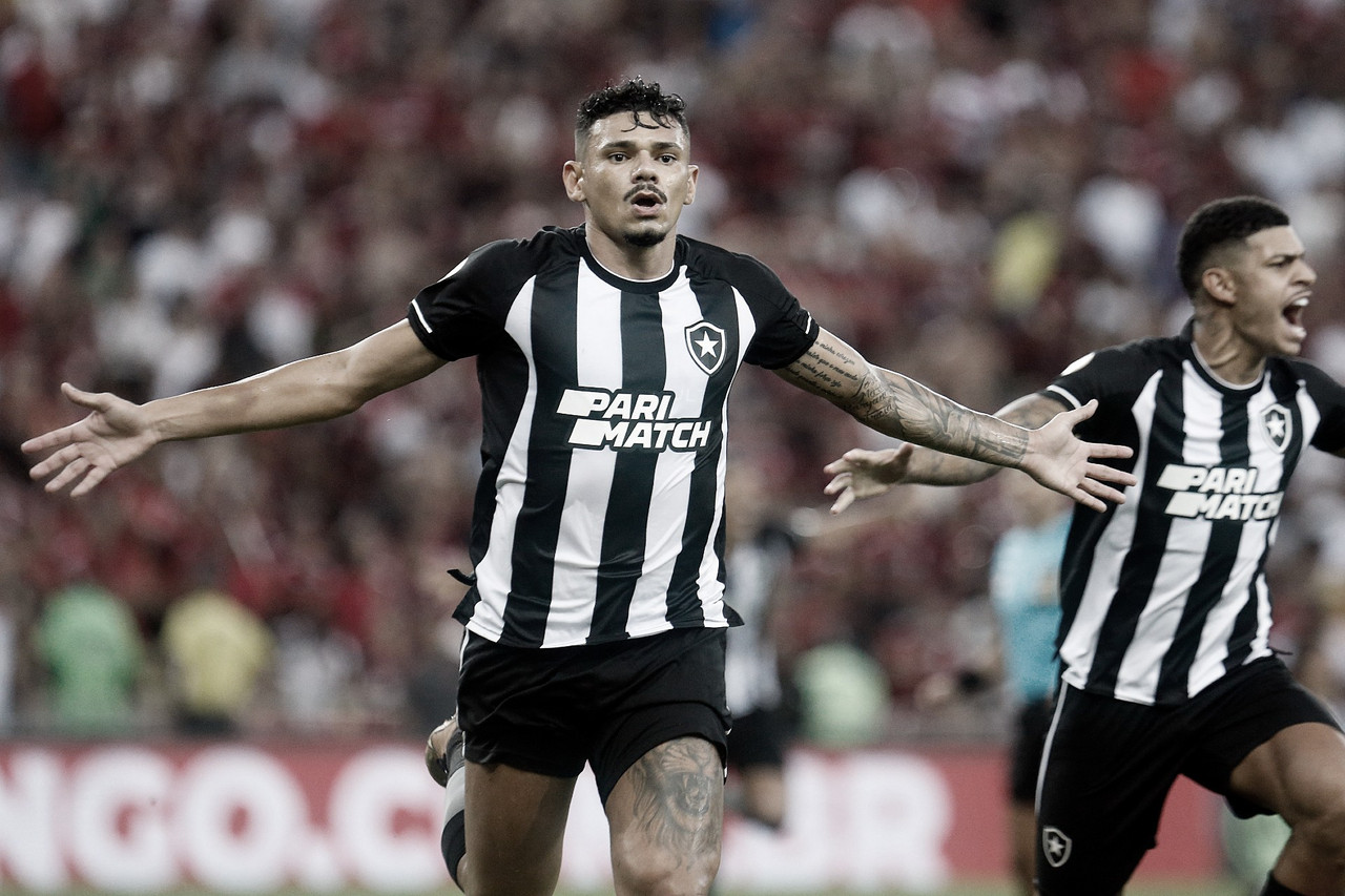 Expulsão, Zagueiro Artilheiro E Chuva De Gols: Botafogo Vence O ...