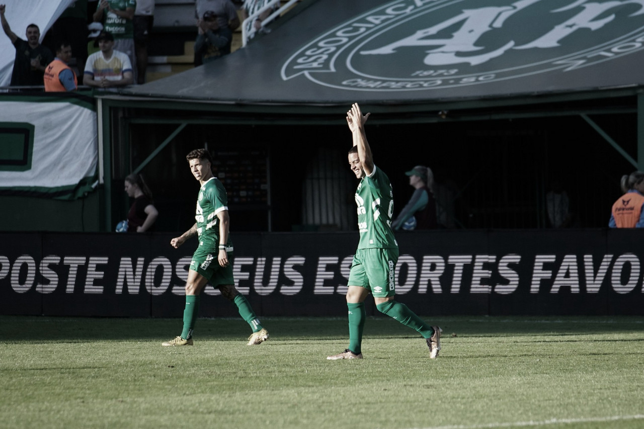Chapecoense se recupera da derrota na estreia e derrota Londrina pela Série B