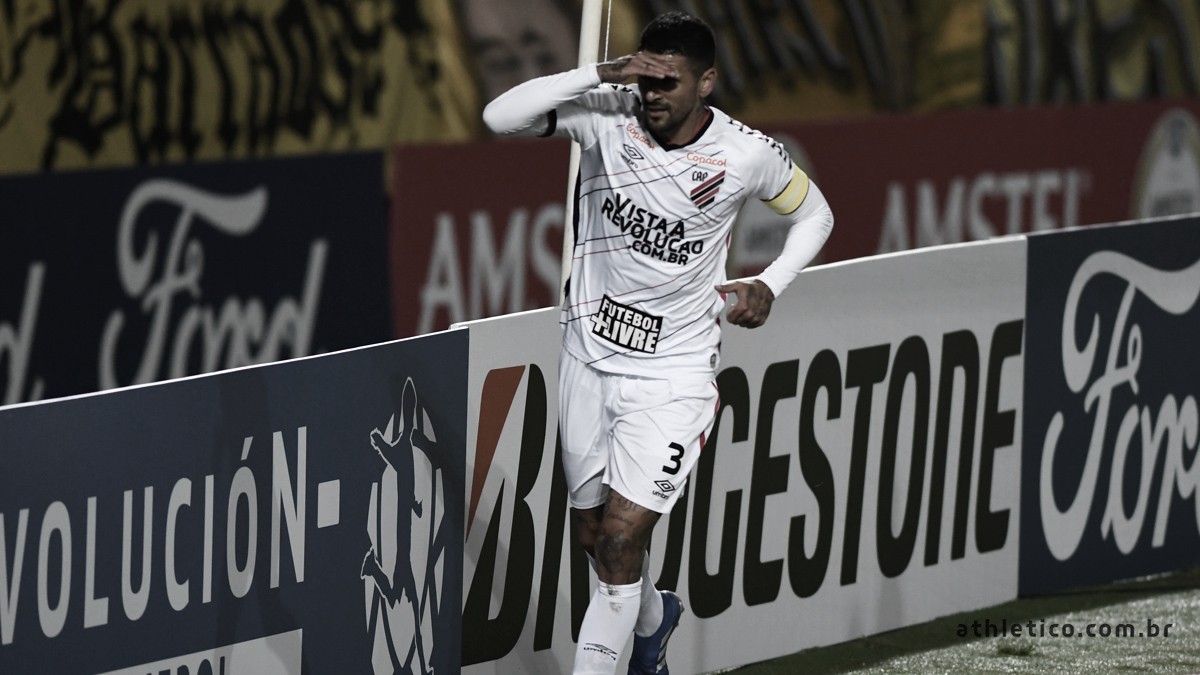 Eduardo Barros elogia chegada de Autuori ao Athletico: "Vasta experiência" Eduardo Barros elogia chegada de Autuori ao Athletico: "Vasta experiência"